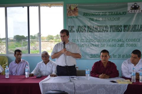 Ofrece Pepe Yunes respaldo del Senado a pobladores de Paso del Toro image 1