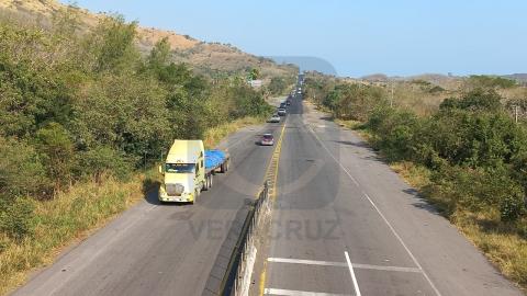 Pobladores exigen ampliación de Carretera Cardel-Poza Rica