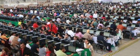 Inicia en tiempo y forma segundo día de evaluación a maestros veracruzanos