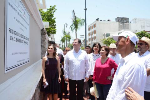 Inauguran Rosario Robles y Ramón Poo unidad deportiva “Fernando Pazos Sosa” y red de corredores seguros del barrio de La Huaca image 1
