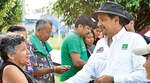 Candidato a diputado federal arremete contra Yunes Zorrilla