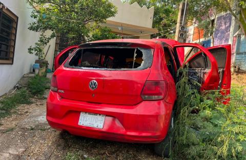 Durante elección, queman auto con bomba molotov en Acayucan