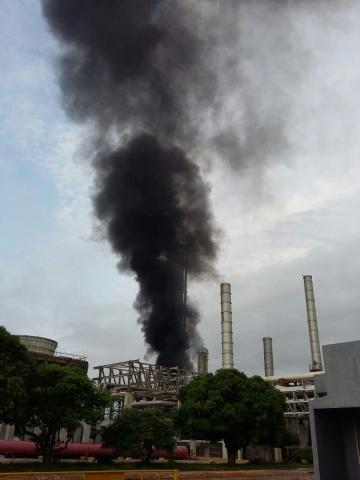 Incendio en el complejo Cangrejera, no hay lesionados
