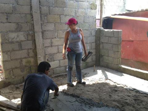 La diputada Anilú Ingram cuando andaba en campaña.