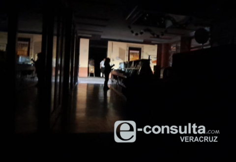 Apagón en pleno centro de Xalapa obliga a cierre de negocios