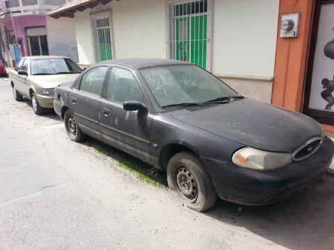 Este vehículo se ubica en la calle Belisario Domínguez.