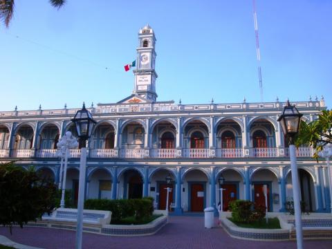 Ayuntamiento de Alvarado, denunciado ante FGR por más de 70 mdp