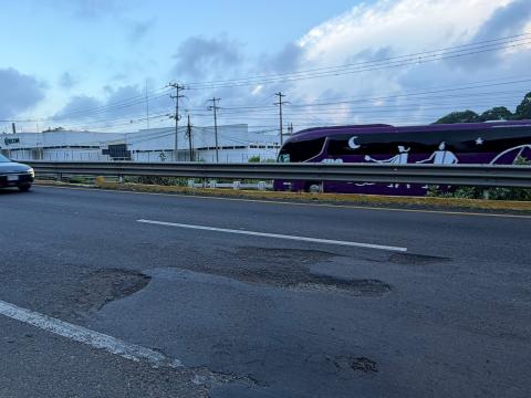 Baches provocan volcaduras en Dos Ríos; vecinos amagan con bloqueos