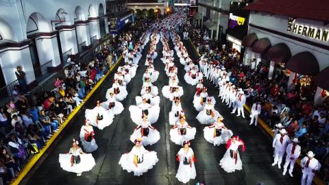 En San Andrés Tuxtla, se presentó el Gran Monumental de "La Bruja" y "La Bamba"