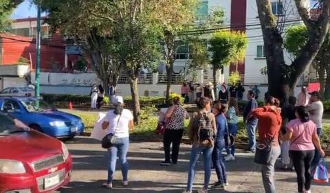 Bloqueo en avenida Américas de Xalapa por destitución de docente