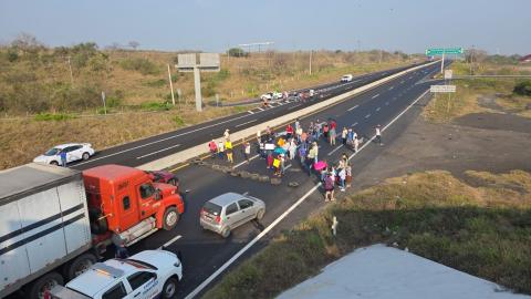 Bloqueo en la Veracruz-Cardel: Nahle destraba circulación tras protesta