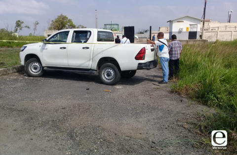 En Cosoleacaque, localizan dos cadáveres ensabanados