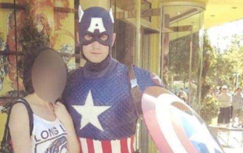 Capitán América arrestado por acoso sexual