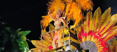 Miles disfrutan el primer desfile del Carnaval de Veracruz 2026
