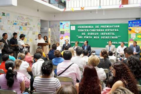 CEDH Veracruz premió a participantes del concurso “Así Pinto mis Derechos”