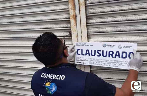 Clausuran puestos de fayuca en el Puerto por negarse a cerrar