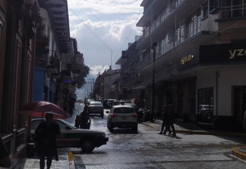 Lluvias y tormentas regresan este lunes a Veracruz Lluvias y tormentas regresan este lunes a Veracruz