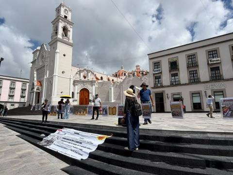 Mientras rodaba el balón, maestros de la CNTE marcharon en Xalapa