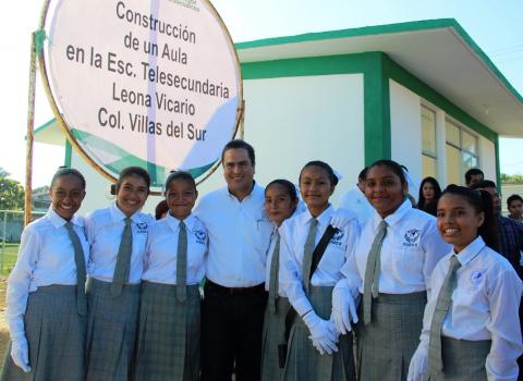 Inauguran tercera aula que se construye en Telesecundaria durante esta administración image 2