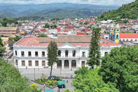 Detienen a policías de Coatepec acusados de extorsión