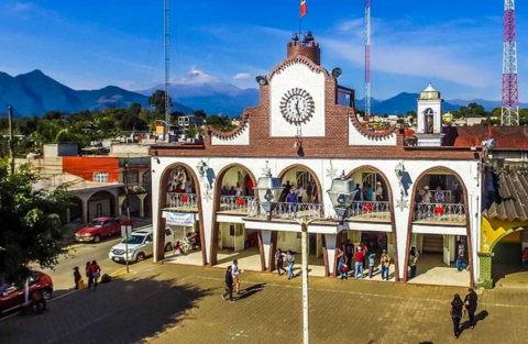 Ixhuatlán del Café denuncia a 6 exfuncionarios por desvío de recursos Ixhuatlán del Café denuncia a 6 exfuncionarios por desvío de recursos