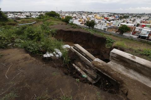 Vecinos de El Coyol advierten de deslaves por saqueos de tierra