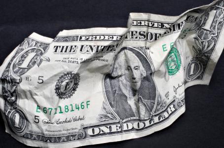 Dólar por las 'nubes'; en bancos se vende en $19.40