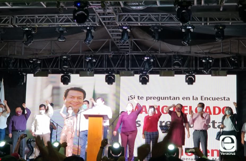 Pese a restricciones, diputados de Morena organizan evento masivo