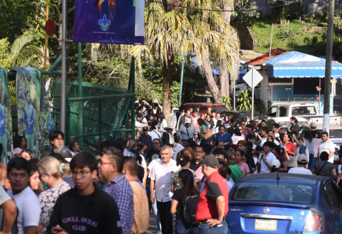 aspirantes-examen_admision-UV