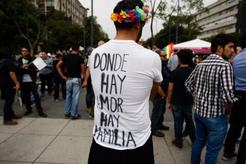 Frente a Catedral, LGBT demandan respeto a diversidad image 2