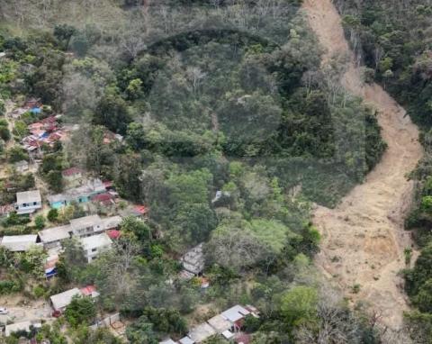 A 6 meses del derrumbe en Tziltzapoyo, familias denuncian abandono