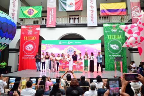 Festival Internacional del Globo de Papel: "Tan nuestro como de México"