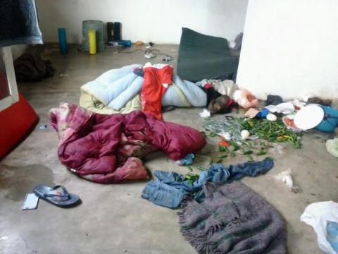 Imagen del interior del rancho donde fueron ubicados 31 cuerpos enterrados.