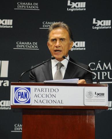 PRI y aliados se niegan a bajar impuestos: Yunes Linares