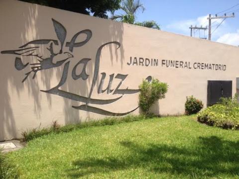 El cuerpo fue velado en "La Luz", en el puerto de Veracruz. El cuerpo fue velado en "La Luz", en el puerto de Veracruz.