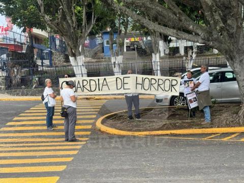 Guardia de horror: colectivos repudian homenaje a Fidel Herrera