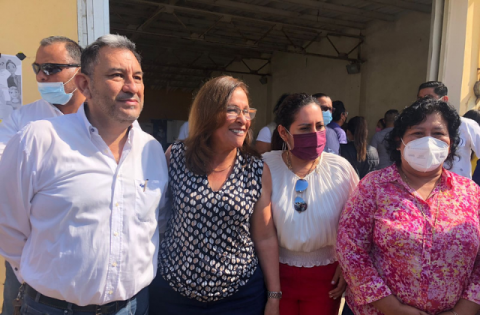 "Salgan a votar porque es un hecho histórico": Nahle en Coatza