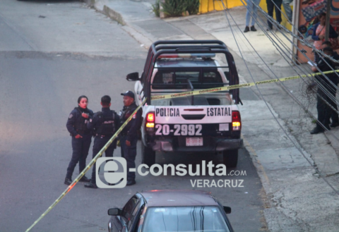 Hombre muere en su auto mientras manejaba, en Banderilla