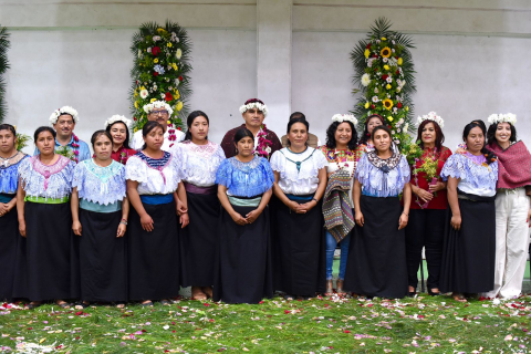 Se reúne diputado Esteban Bautista con munícipes electos de las Altas Montañas