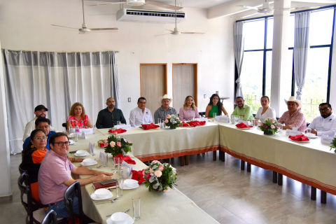 En el Congreso, atención a todos los munícipes sin distinción de colores: Esteban Bautista