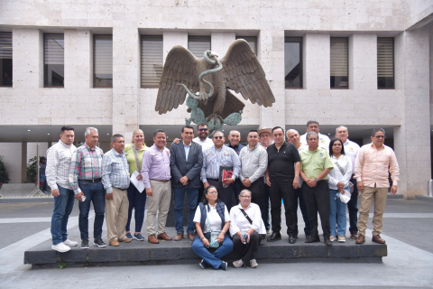 derechos-base_trabajadora-Esteban_Bautista