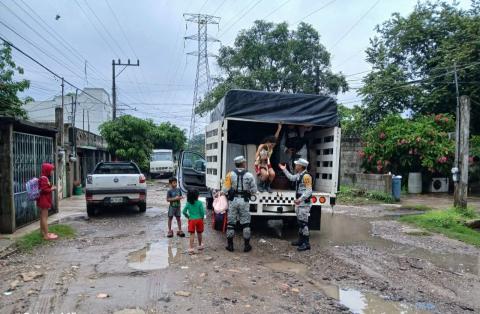 Bloquean la Tampico–Valles por inundaciones en Pánuco