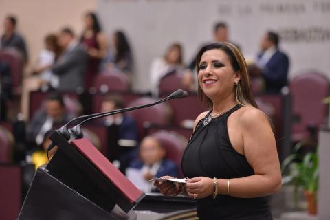 Exdiputada Mariana Dunyaska renuncia al PAN tras 25 años de militancia