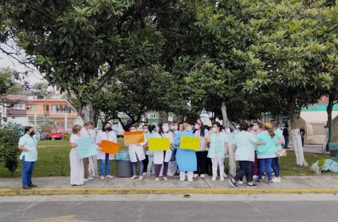 Médicos de la clínica 66 del IMSS piden vacunas contra covid