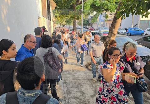 Desde temprano, buscan vacuna anti sarampión en módulos de Veracruz