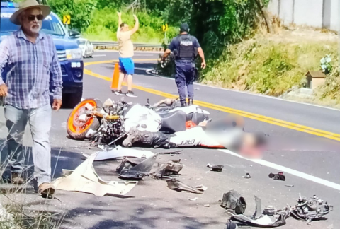 Muere motociclista tras chocar contra camión en Emiliano Zapata
