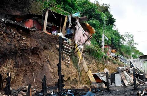 Mueren 2 mascotas en incendio de vivienda en Córdoba