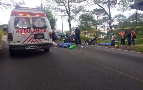 Mueren dos motociclistas tras chocar de frente en la Xalapa-Misantla Mueren dos motociclistas tras chocar de frente en la Xalapa-Misantla