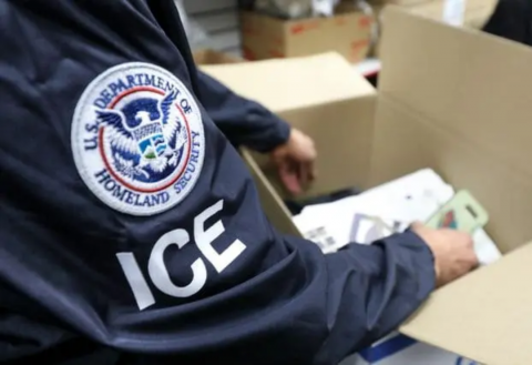 Más de 50 niños migrantes pierden a sus padres por día, en redadas del ICE