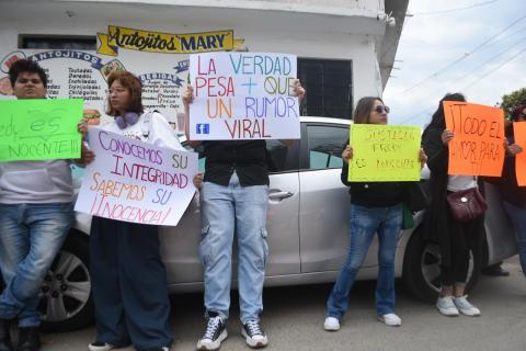 Protestan en Pacho Viejo por profesor acusado de pederastia